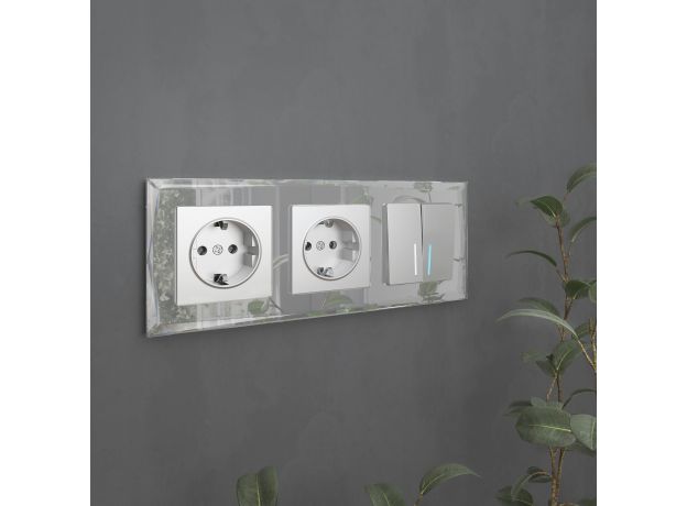 Рамка из стекла на 3 поста Diamant зеркальный W0031220