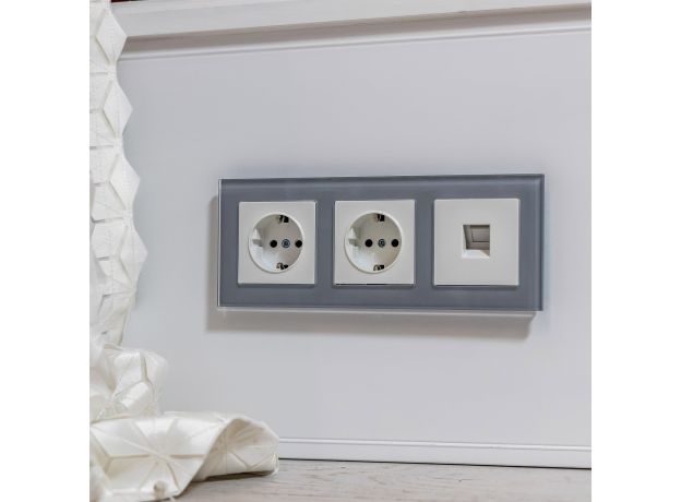 Рамка из стекла на 3 поста Favorit серый W0031115