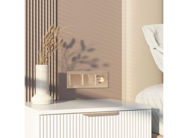 Рамка из стекла на 3 поста Favorit шампань W0031111