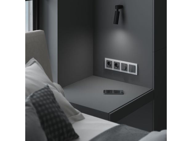 Рамка из стекла на 4 поста Favorit белый W0041101