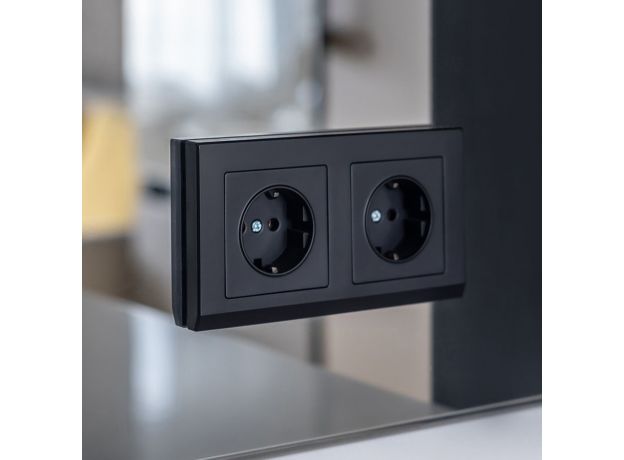 Рамка из поликарбоната на 2 поста Stark черный W0021808