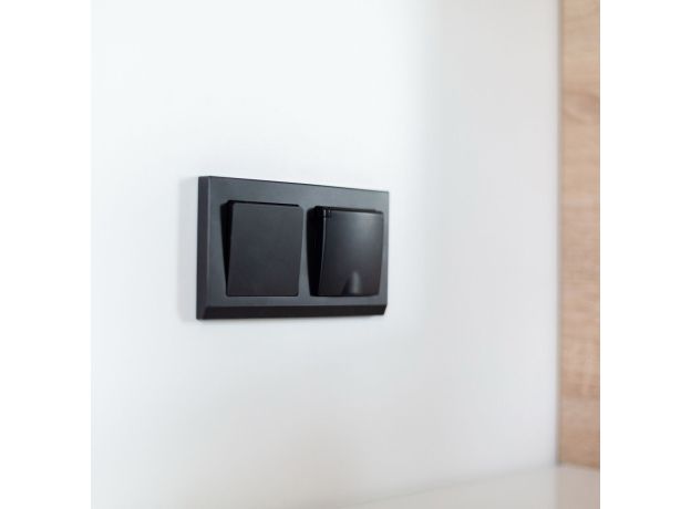 Рамка из поликарбоната на 2 поста Stark черный W0021808