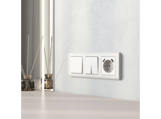 Рамка из поликарбоната на 3 поста Stream перламутровый W0032113