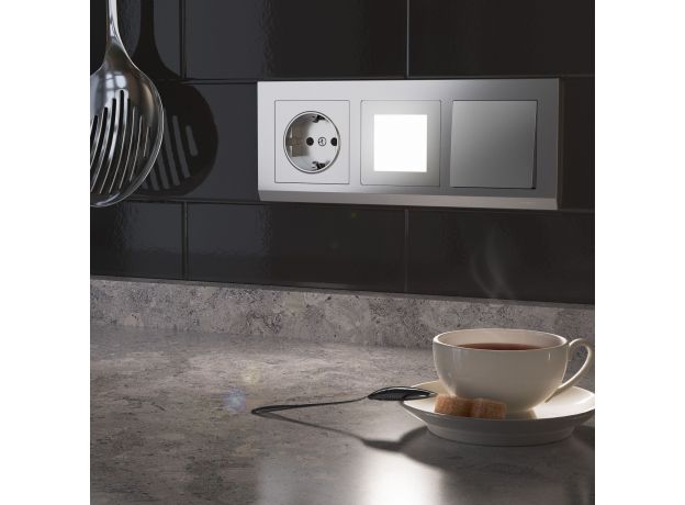 Рамка из поликарбоната на 3 поста Stark серебряный W0031806