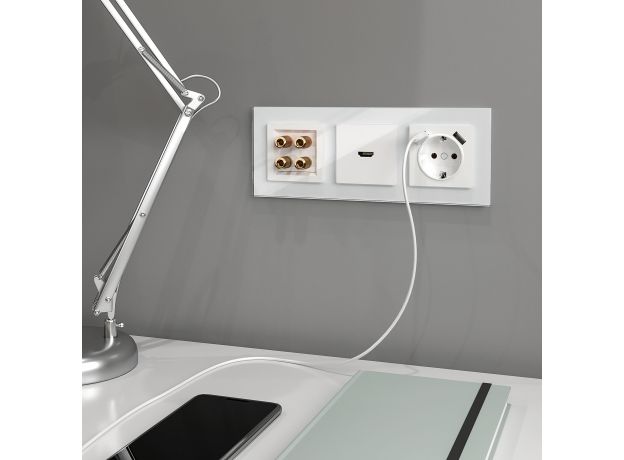 Розетка с заземлением, шторками и USBх2 (белая) W1171501