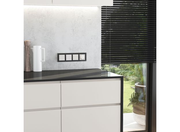 Розетка влагозащ. с зазем. с защит. крышкой и шторками перламутровый рифленый W1171213