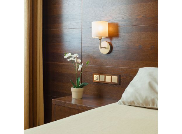 Выключатель одноклавишный проходной (шампань) W1112011