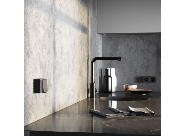 Выключатель одноклавишный влагозащищенный Gallant черный/хром W5010235