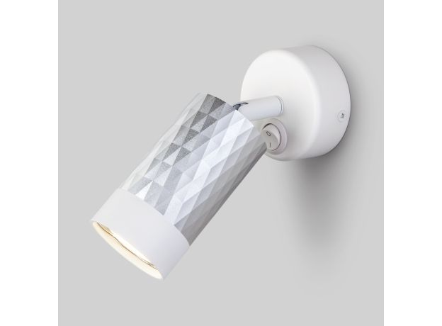 Настенный светодиодный светильник с выключателем 20088/1 белый/серебро