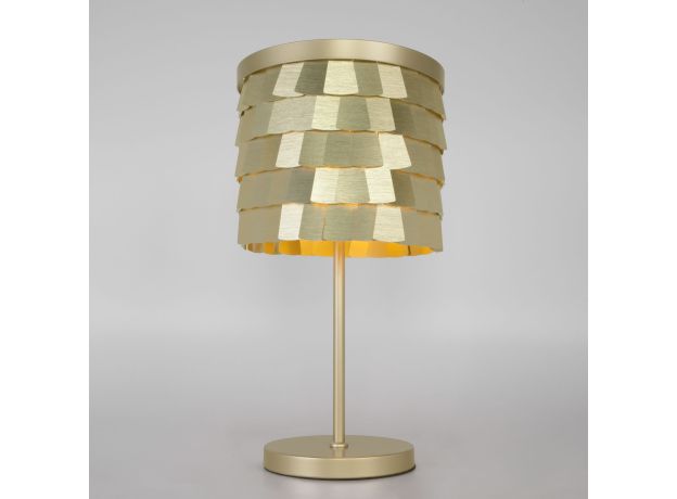 Настольная лампа с металлическим абажуром 01103/4