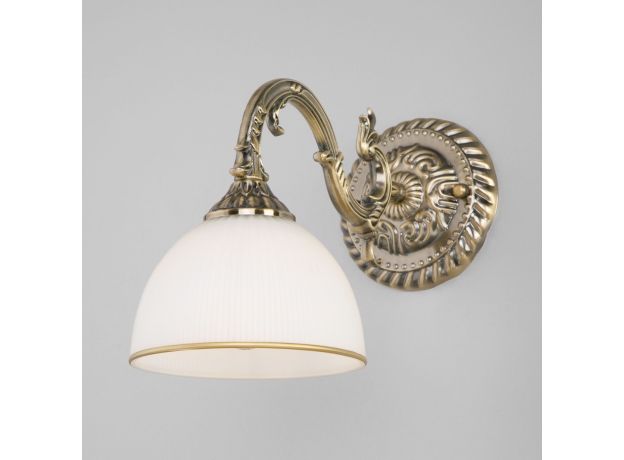 Классическое бра со стеклянным плафоном 60106/1 античная бронза