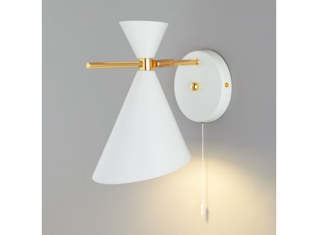 Настенный светильник с металлическим абажуром 70114/1 белый