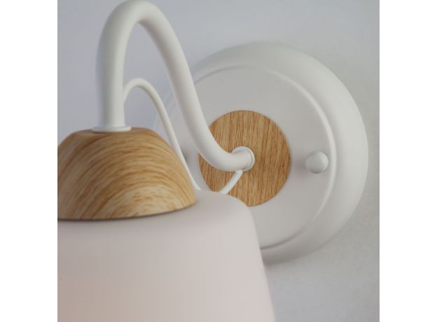 Бра со стеклянным плафоном 70062/1 белый