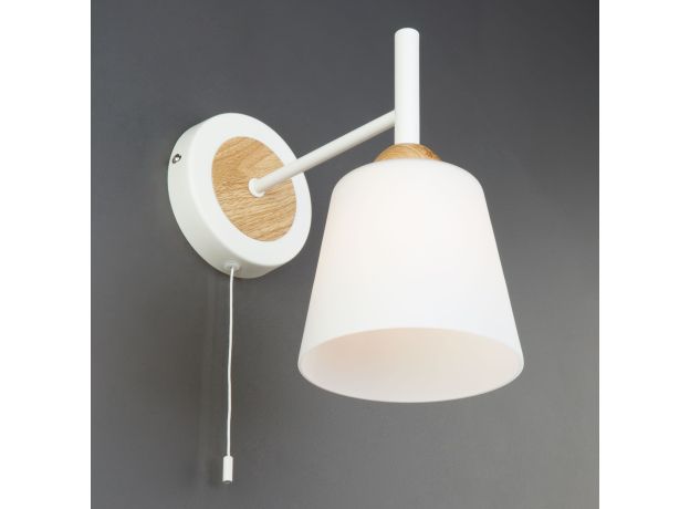 Бра со стеклянным плафоном 70085/1 белый