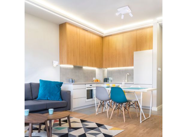 Настенный светодиодный светильник с поворотным плафоном 20067/1 LED белый