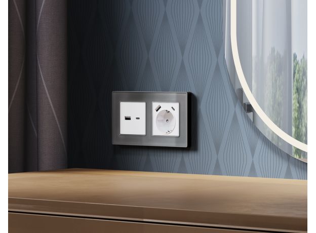 AP1310 Лицевая панель ALFA (Белый матовый) для розетки 2USB A+C QUANT
