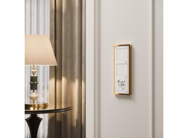 W0032853/ Рамка на 3 поста Baguette (белый/золотистая латунь) W0032853