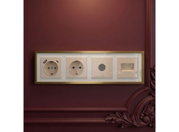 W0042853/ Рамка на 4 поста Baguette (белый/золотистая латунь) W0042853