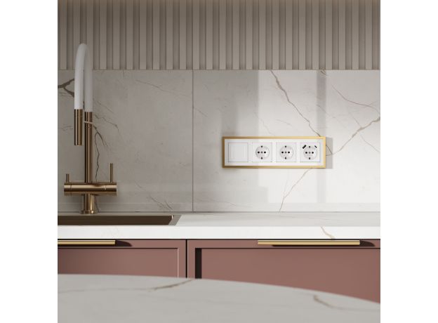 W0042853/ Рамка на 4 поста Baguette (белый/золотистая латунь) W0042853