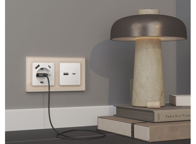 MA111010 Комплект механизма розетки ALFA Белый глянец 2USB A+C 20W (быстрая зарядка) QUANT