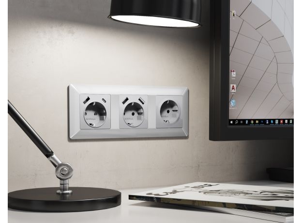 MA410010 Комплект механизма электрической розетки ALFA Серебро глянец 2USB A+C 20W (быстрая зарядка) с/з QUANT (AP4100, VM160)