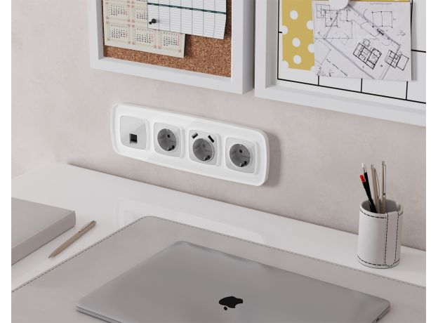 MO412005 Комплект механизма компьютерной розетки RJ-45 экранированной с автоматической защитной шторкой OMEGA Серебро глянец QUANT (OP4120, VM185)